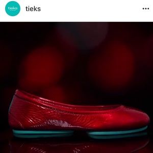 BNWB Red Diamond Tieks size 6